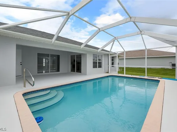 1718 NE 40th Ln, Cape Coral, FL 33909