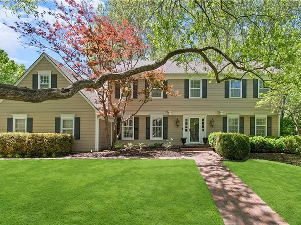 8740 Ensley Ln, Leawood, KS 66206