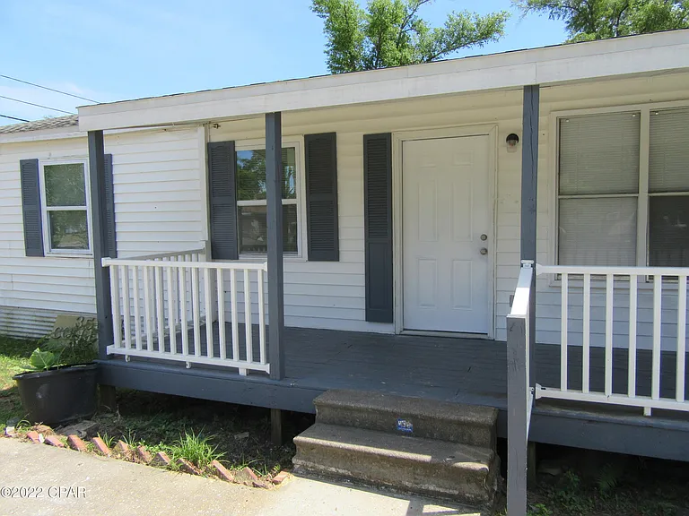 351 College Ave #A — Photo 4