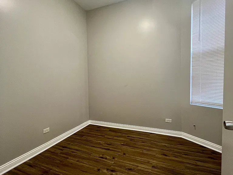 6631 S Rhodes Ave #2F — Photo 11