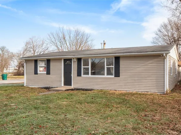 261 Saint John Dr, Cahokia, IL 62206