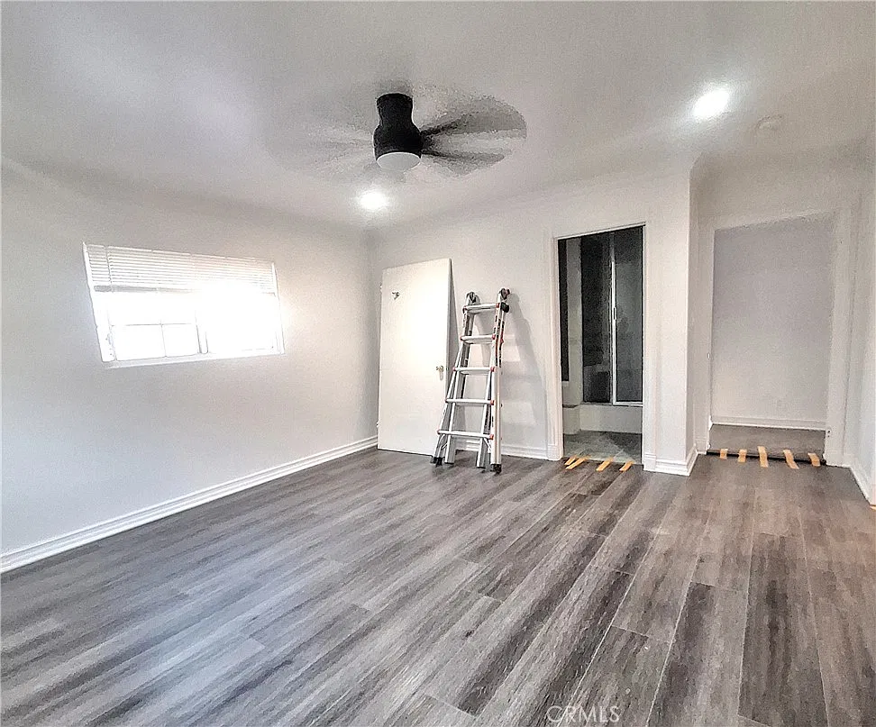 3 bed, 1900 sqft, $5,950 — Photo 3