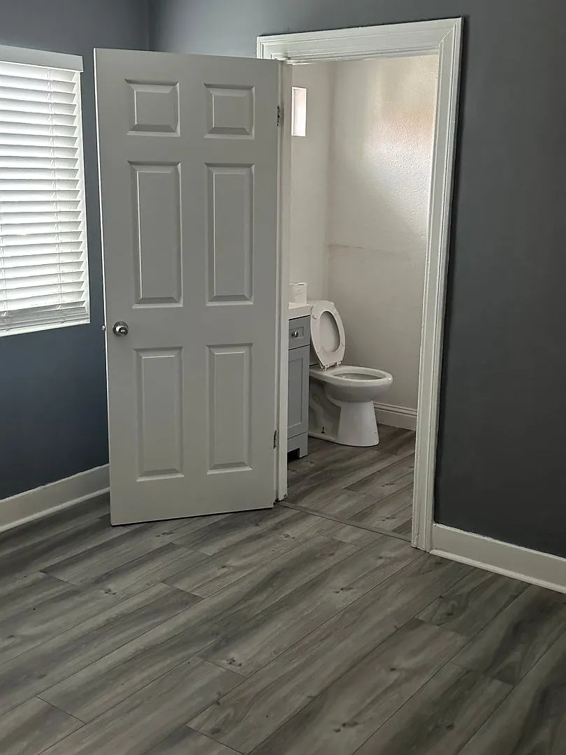 Desirable 3 Bedroom — Photo 3