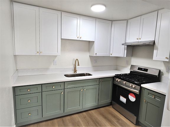3rd image of 1630 S Gramercy Pl APT 2
