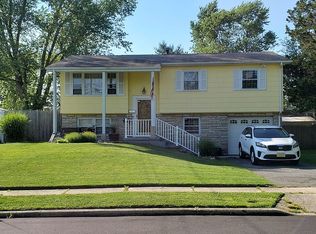 5 Ralph Pl, Jackson, NJ 08527