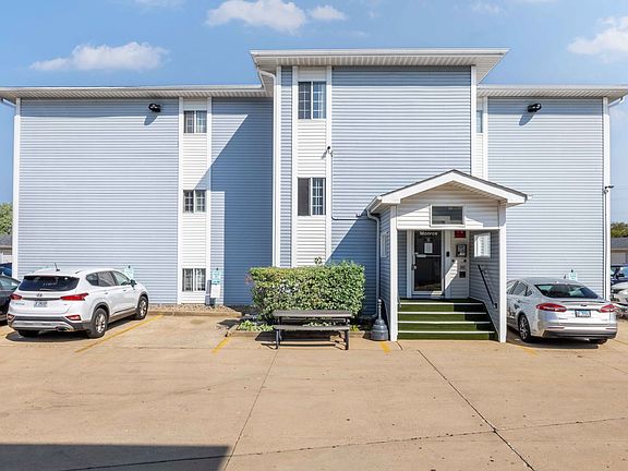 2nd image of 3130 W Monroe St APT 204