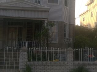 3026 14th St, Astoria, NY 11102