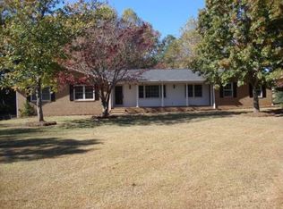 1 Valley Stream Ln, Newnan, GA 30263