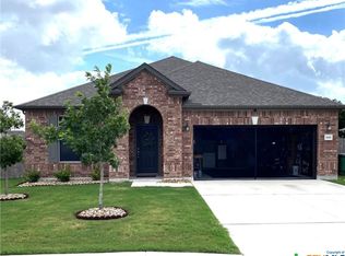 606 Dogwood St, Lockhart, TX 78644