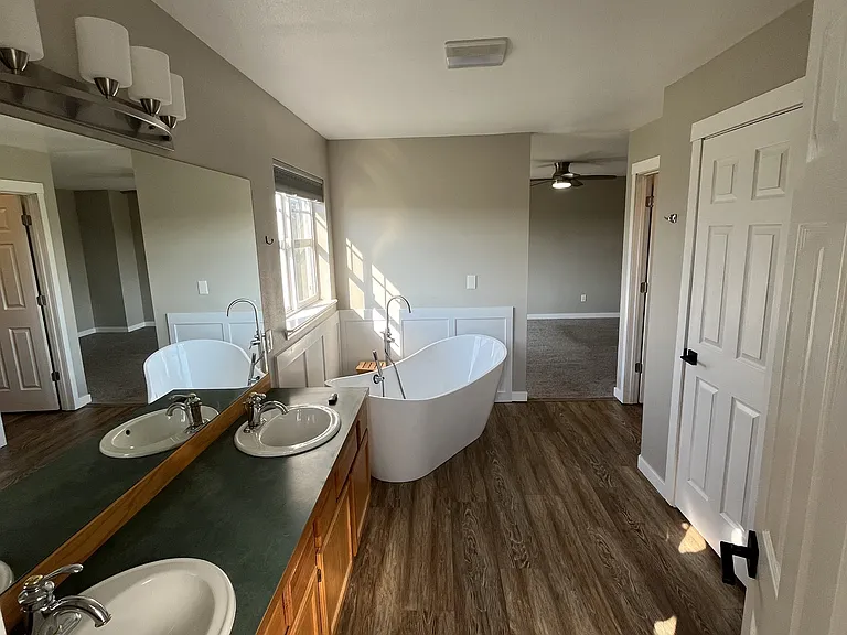 1341 Colony Ct — Photo 34