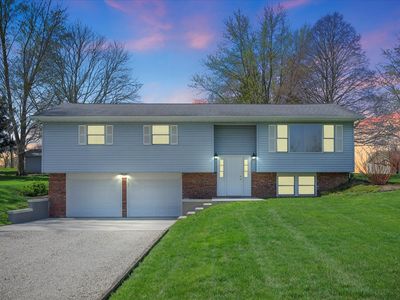 2 Woodland Dr, White Heath, IL, 61884