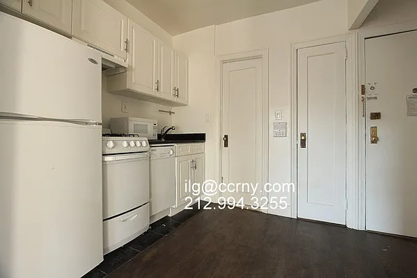 Rented by City Connections Realty | media 3