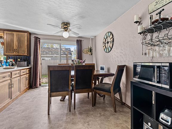 5th image of 2401 E Calumet St