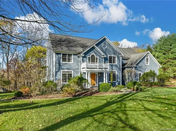 10 Erin Lane, Newtown, CT 06482