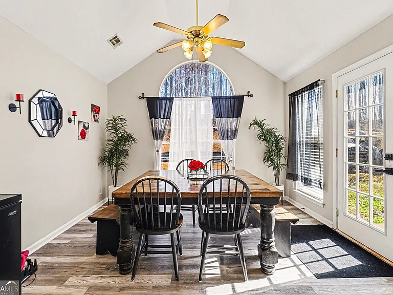 55 Ashley Woods Dr — Photo 10