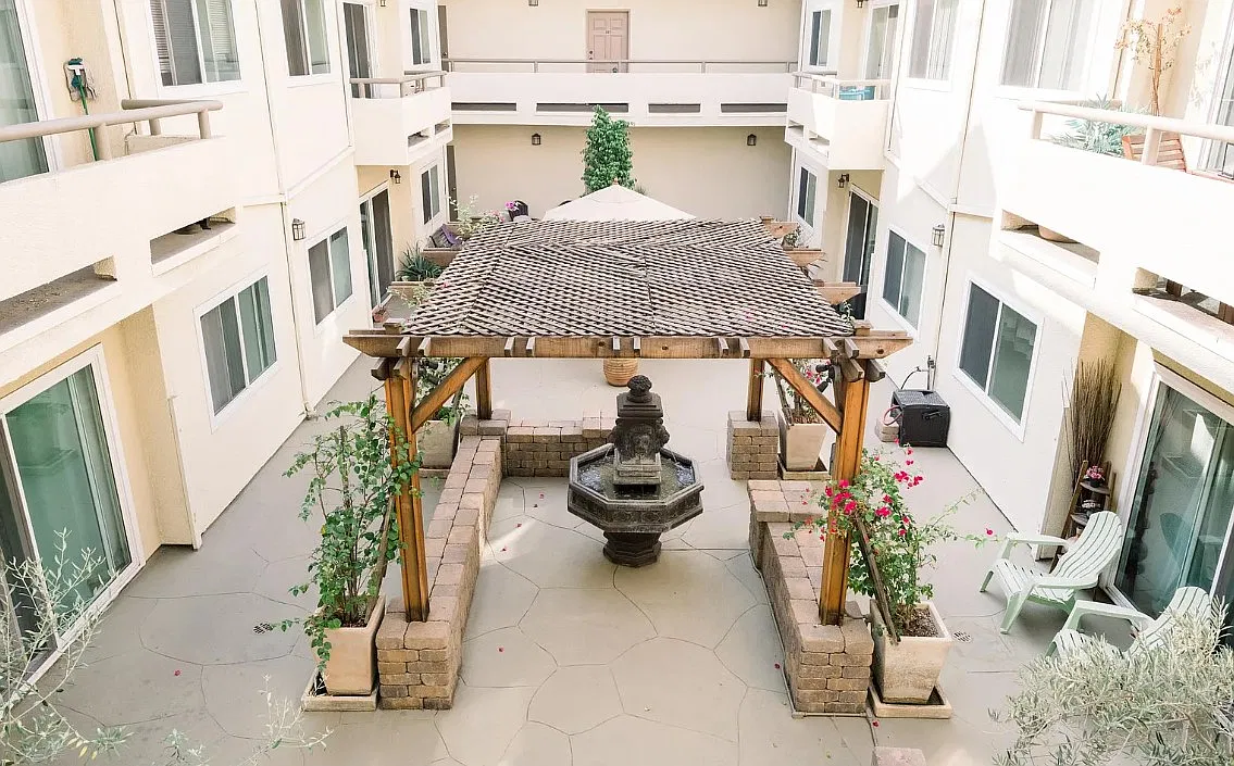 1 bed, 695 sqft, $1,995 — Photo 3