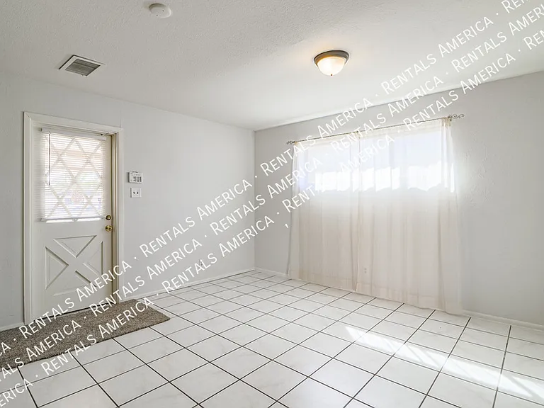 1314 N 70th St — Photo 17