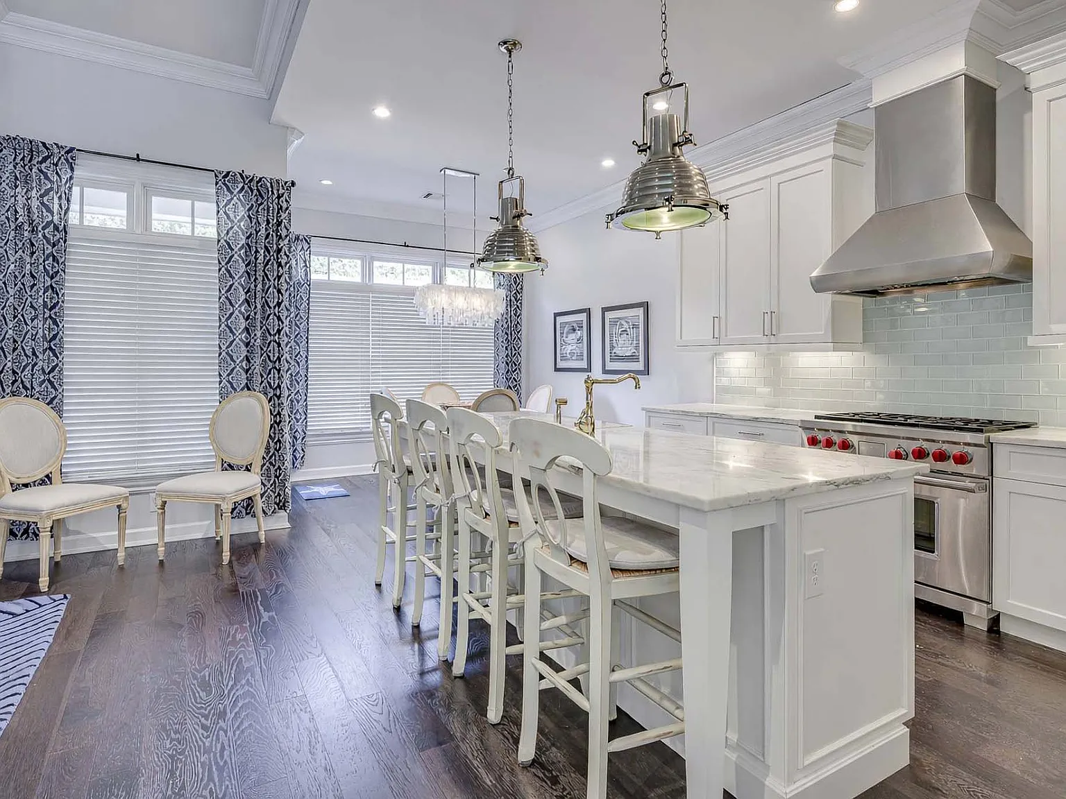 Fully Equppied Southampton Condo — Photo 4