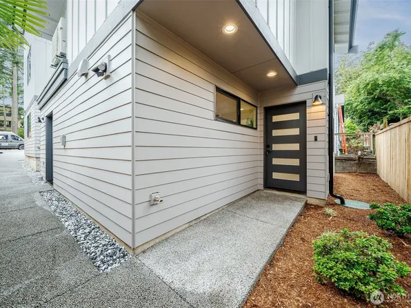 8510 15th Avenue NE, Seattle, WA 98115