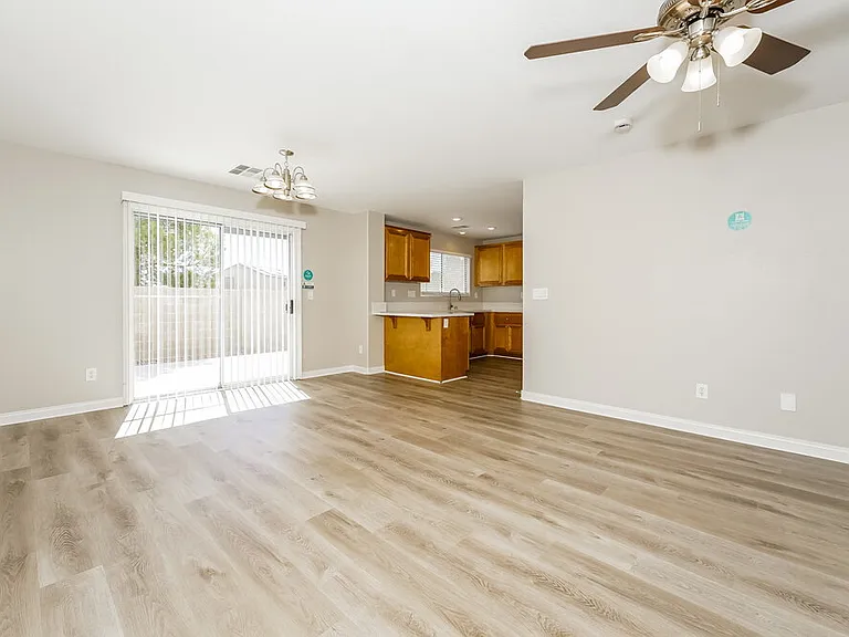 6352 Glenolden St — Photo 4