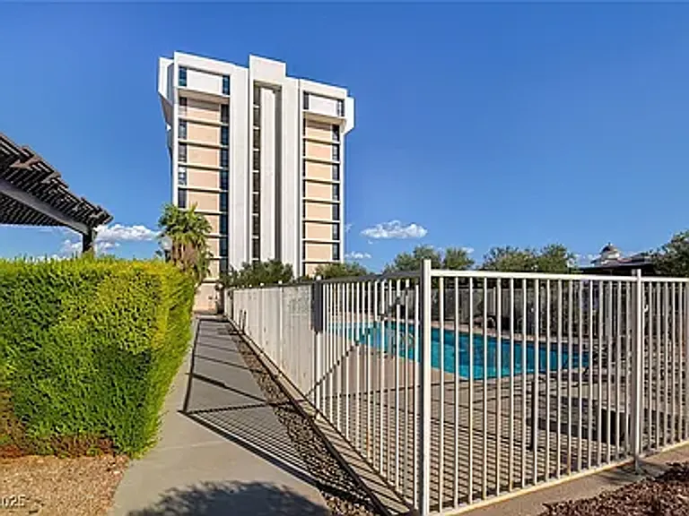 3930 University Center Dr #806 — Photo 25