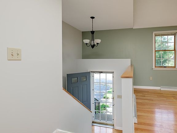 3rd image of 5 Ledgeview Drive