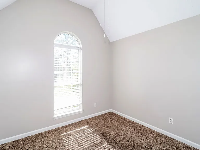 6254 Ravenwood Park N — Photo 13