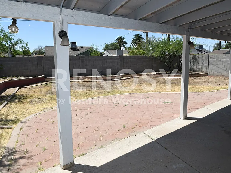 325 W Highland Ave — Photo 34