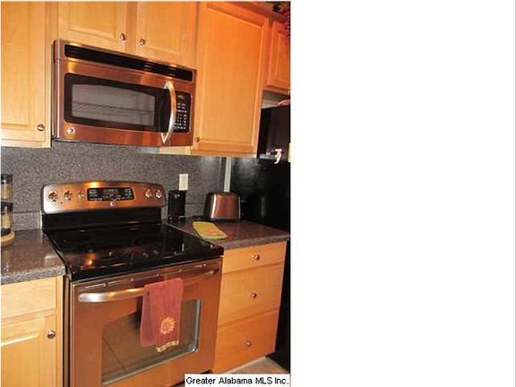 4th image of 105 Berkshire Manor Cir