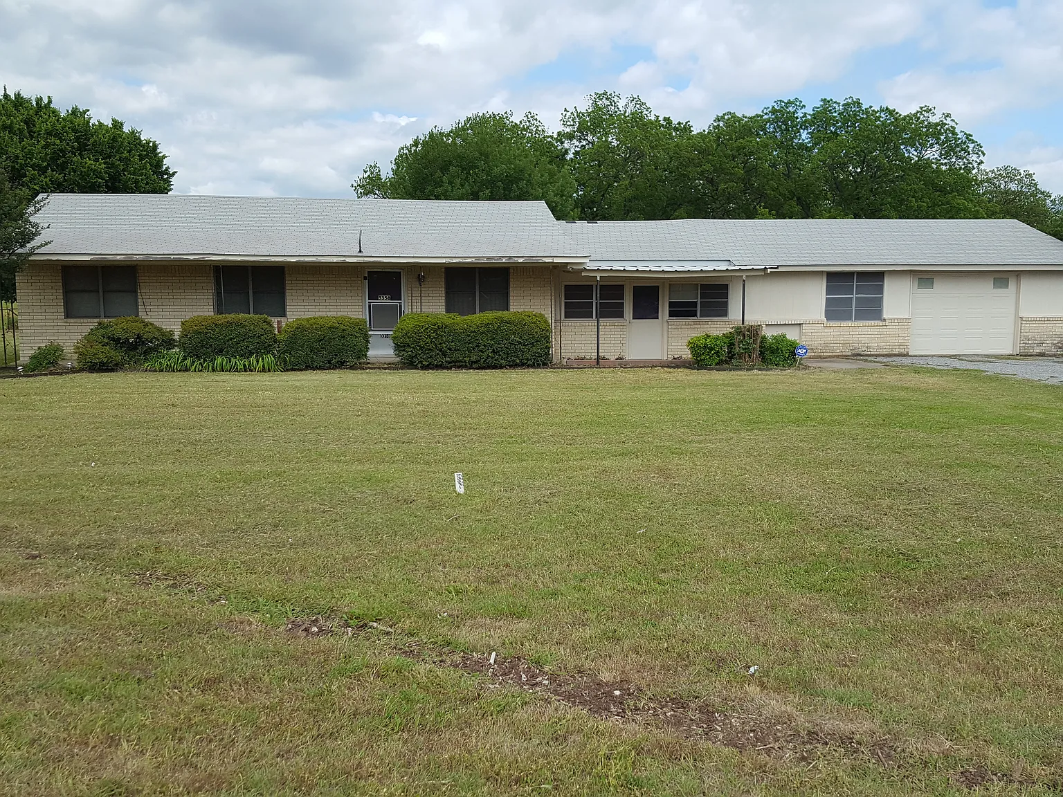 3358 N Grand Ave — Photo 1