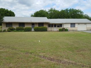 3358 N Grand Ave, Gainesville, TX 76240