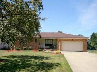 8174 Webster Rd, Strongsville, OH 44136