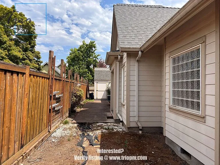 3365 Gilham Rd — Photo 26