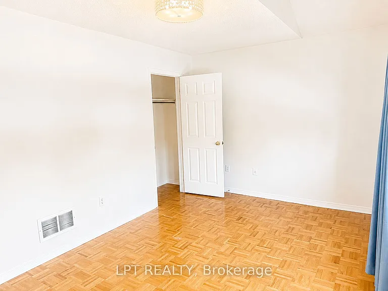 135 Warren Bradley St #MAIN 2ND FLOOR — Photo 9