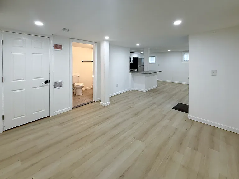 39 Schofield St #B — Photo 5