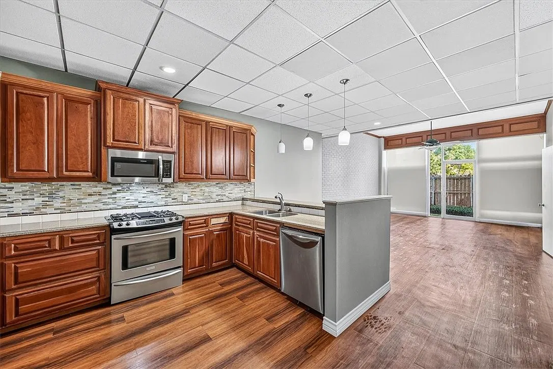 4600 Ocean Dr — Photo 3