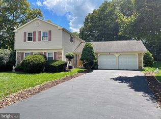 16407 Pointer Ridge Dr, Bowie, MD 20716