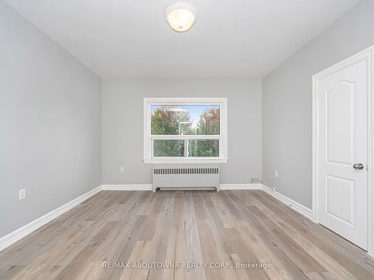 486 Holtby Ave #3 — Photo 8