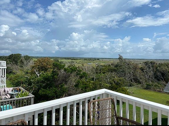 5th image of 106 Sea Oaks Ct