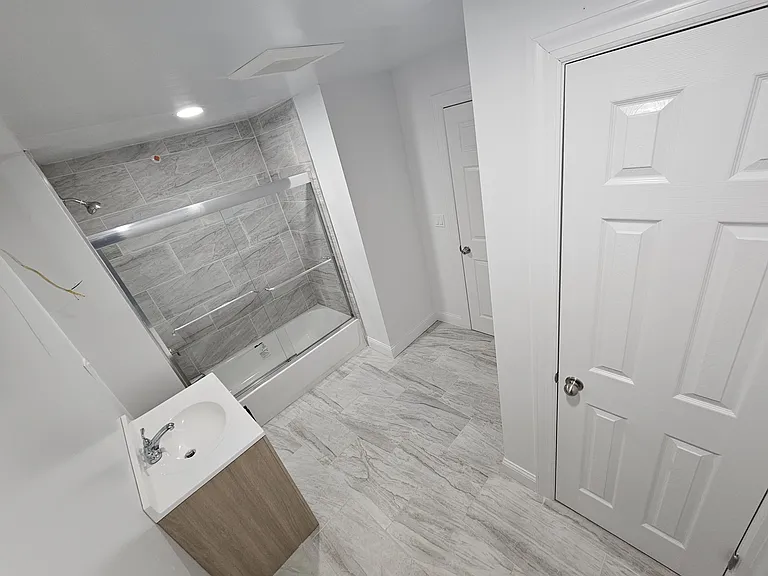 406 Main St #2 — Photo 24