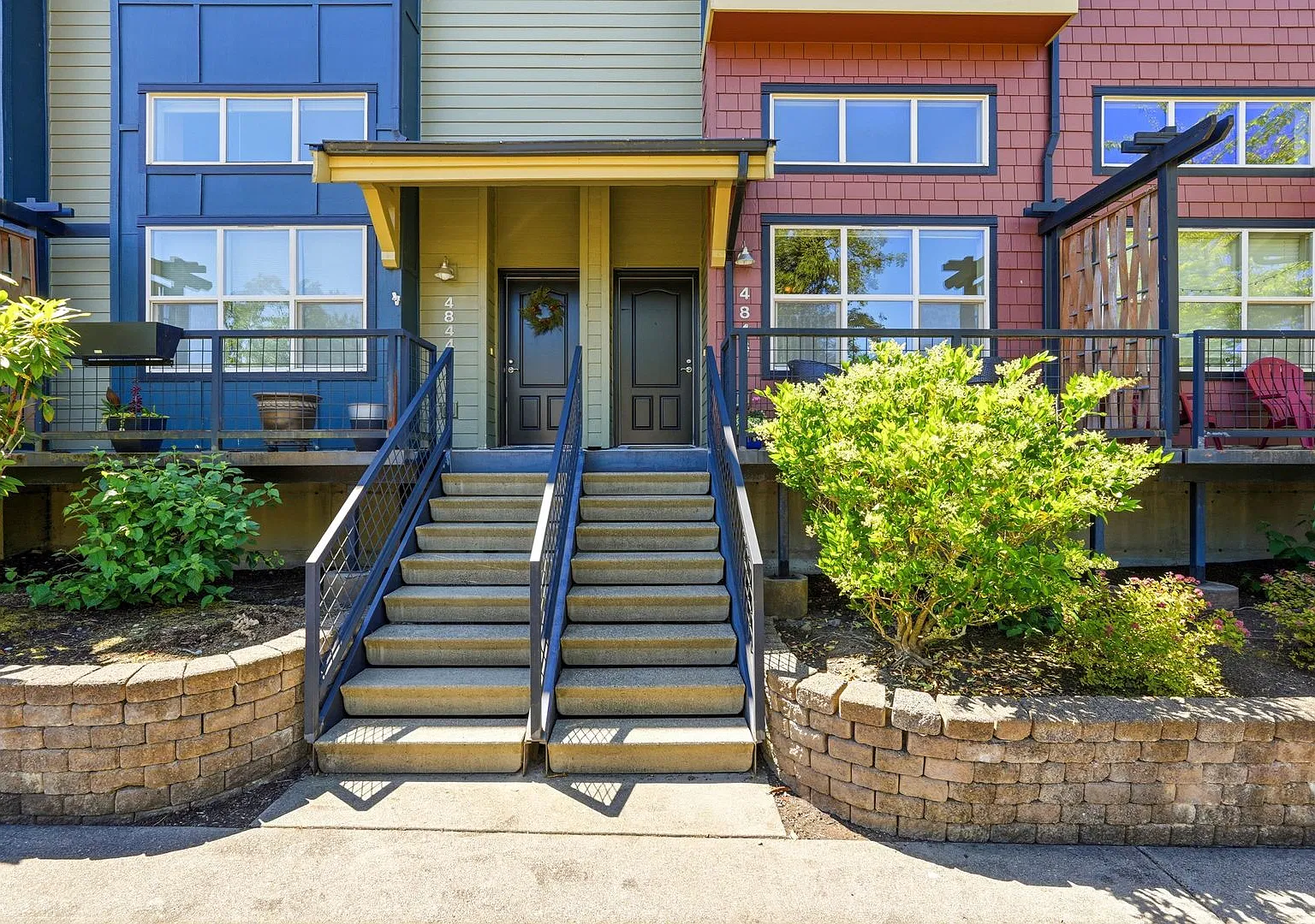 Spacious 2BR/2.5BA Harbour Pointe Townhome with Garage — Photo 4