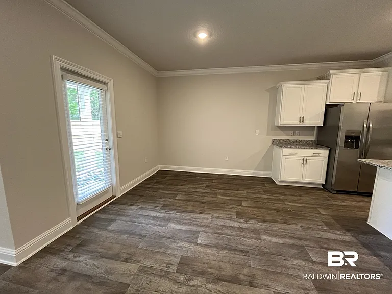 14836 Dayton Cir — Photo 3