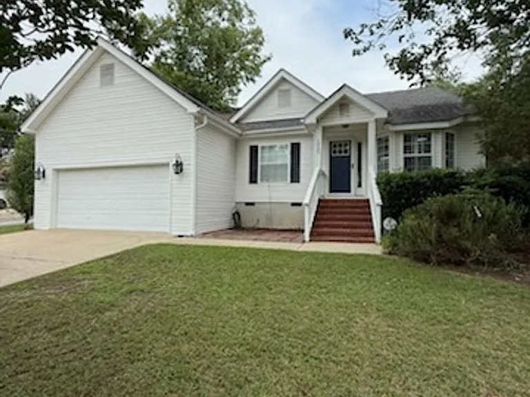 1325 Parkwood Dr — Photo 1