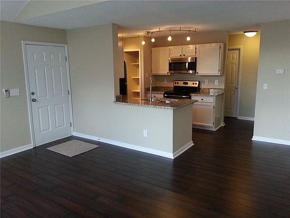 3rd image of 1303 Red Deer Way