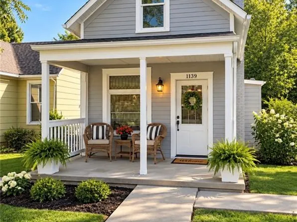 1139 Spruce St, Leavenworth, KS 66048