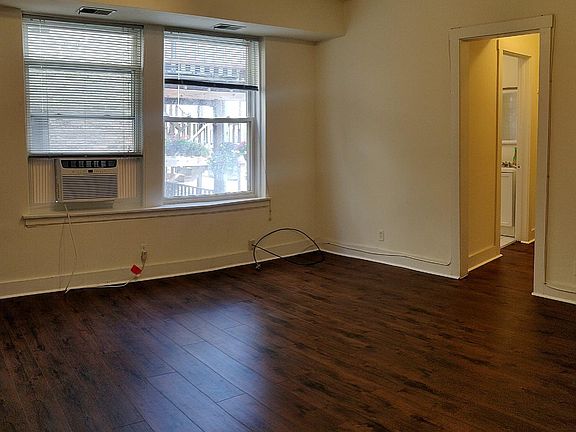 5th image of 3727 N Pine Grove Ave APT 212