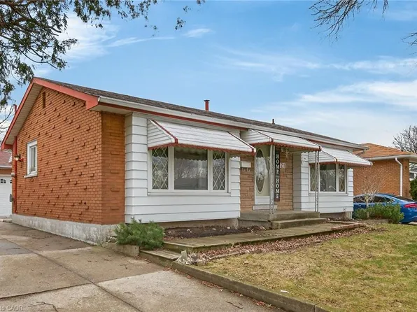 21 Bluebird Ave, Hamilton, ON L9A 3W4