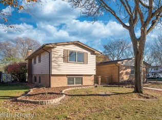 42808 Arlington Rd, Canton, MI 48187