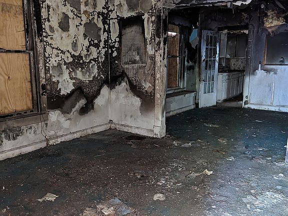4th image of 1417 W 32nd St