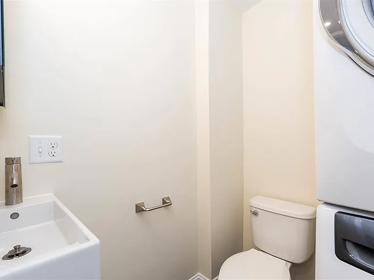 57-59 Catherine St #2 — Photo 14